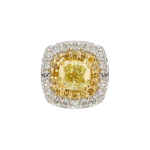 Packshot bague sur fond blanc